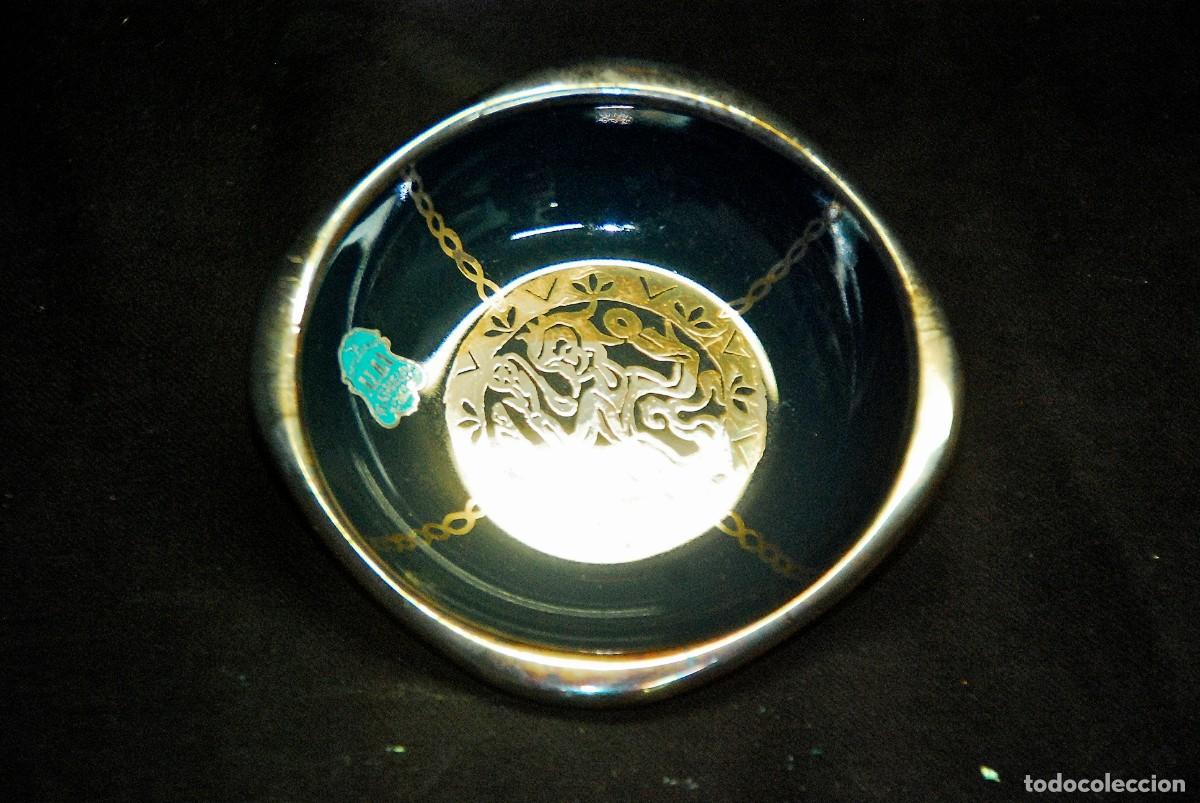 Cendriers: Cenicero de cristal con fileteado de Plata. Color azul (C. C. Alba)