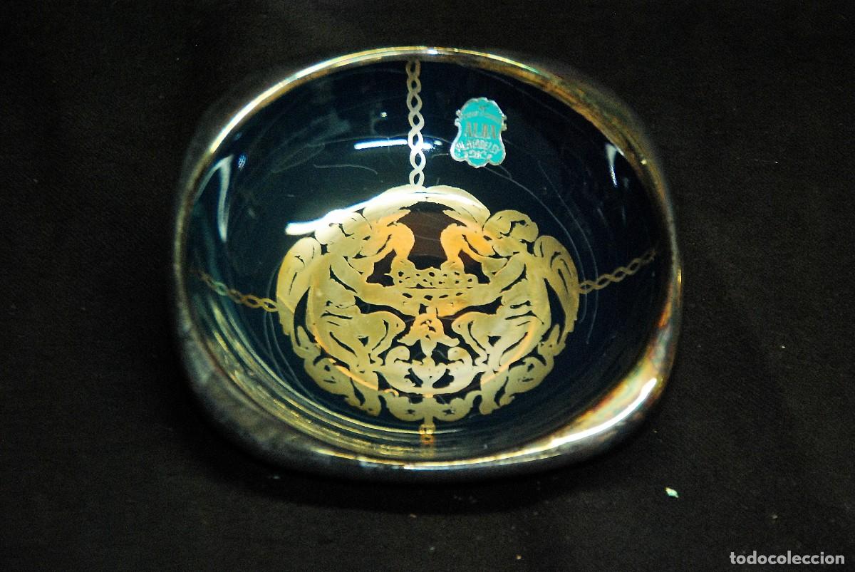 Cendriers: Cenicero de cristal con fileteado de plata. Color azul (C. C. Alba)