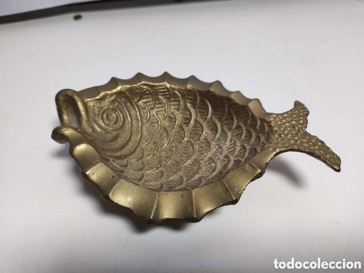 Ashtrays: Cenicero pez lat&oacute;n decorativo