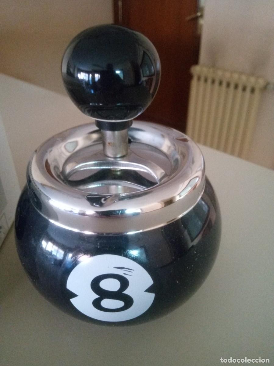 Ceniceros: Cenicero con forma de Bola de Billar - Foto 1