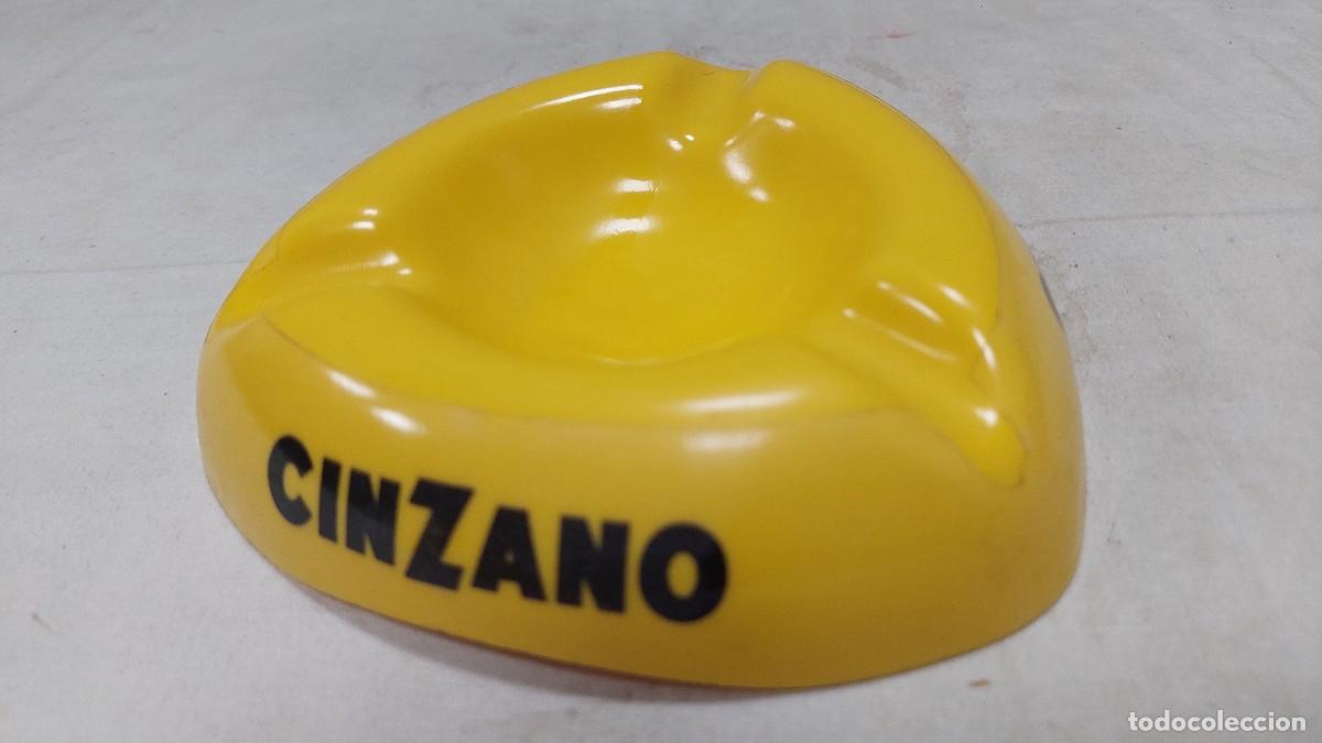 Ceniceros: Cenicero de pasta Cinzano - Foto 3