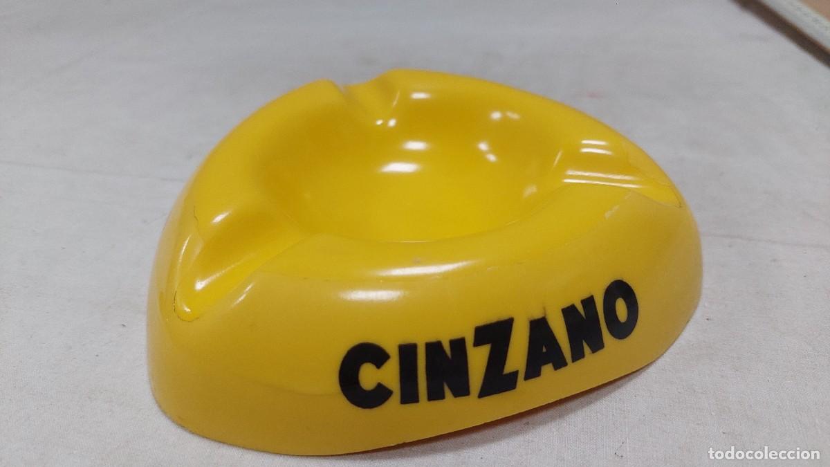 Ceniceros: Cenicero de pasta Cinzano - Foto 1