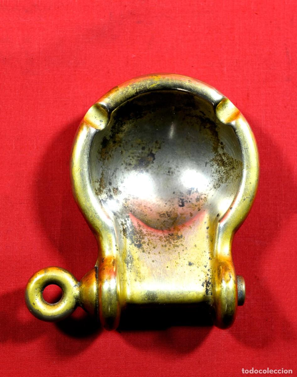 Cendriers: Antiguo cenicero de Bronce art dec&oacute; mar&iacute;timo con forma de grillete n&aacute;utico .