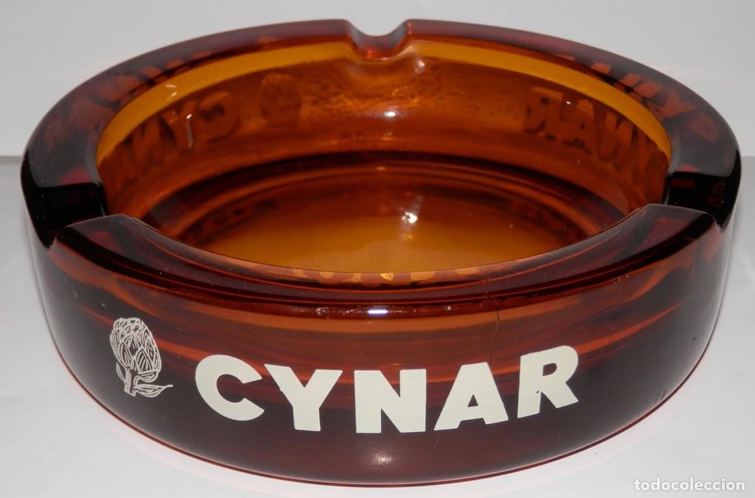 Ceniceros: ANTIGUO CENICERO DE LA MARCA CYNAR - Foto 1