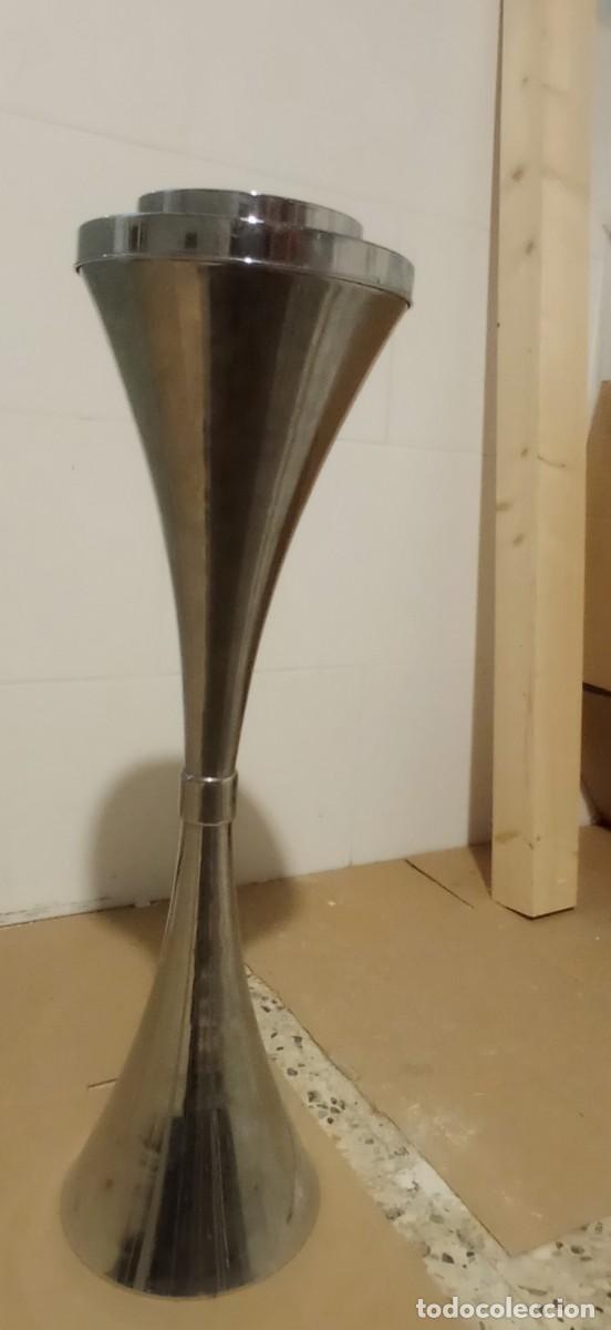 Ceniceros: Cenicero de pie tulipa - Foto 3
