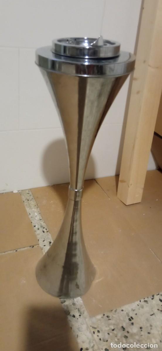 Ceniceros: Cenicero de pie tulipa - Foto 8