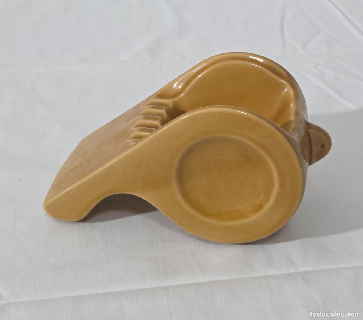 Ceniceros: Cenicero de ceramica en forma de silbato - Foto 1