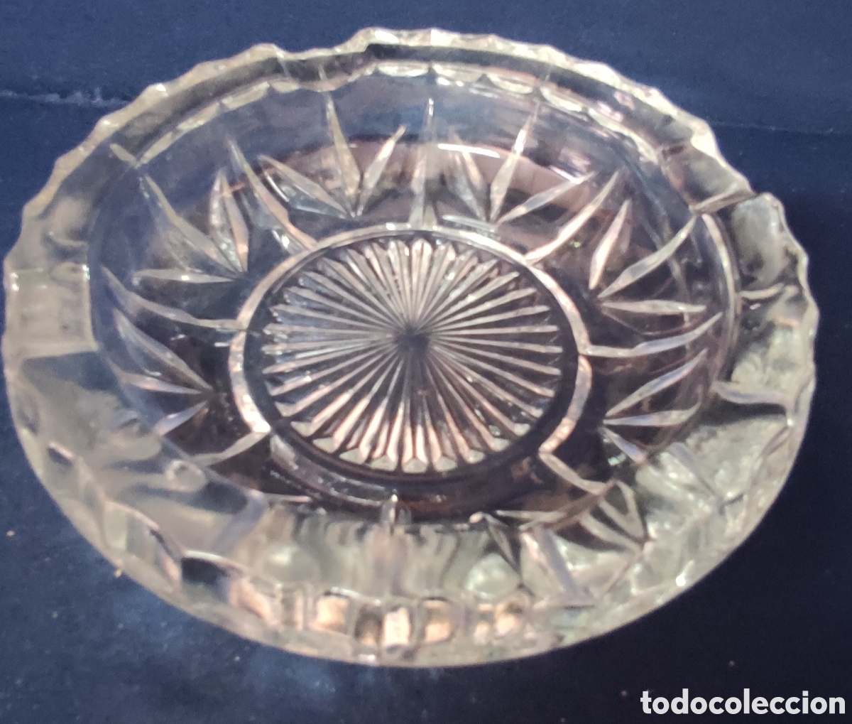 Ceniceros: Cenicero de cristal tallado