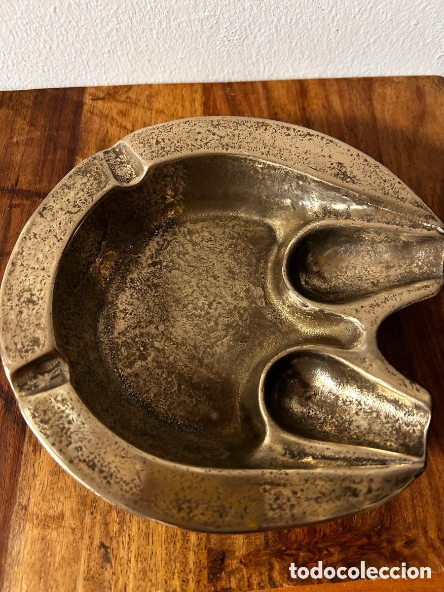 Ashtrays: Cenicero en form de herradura