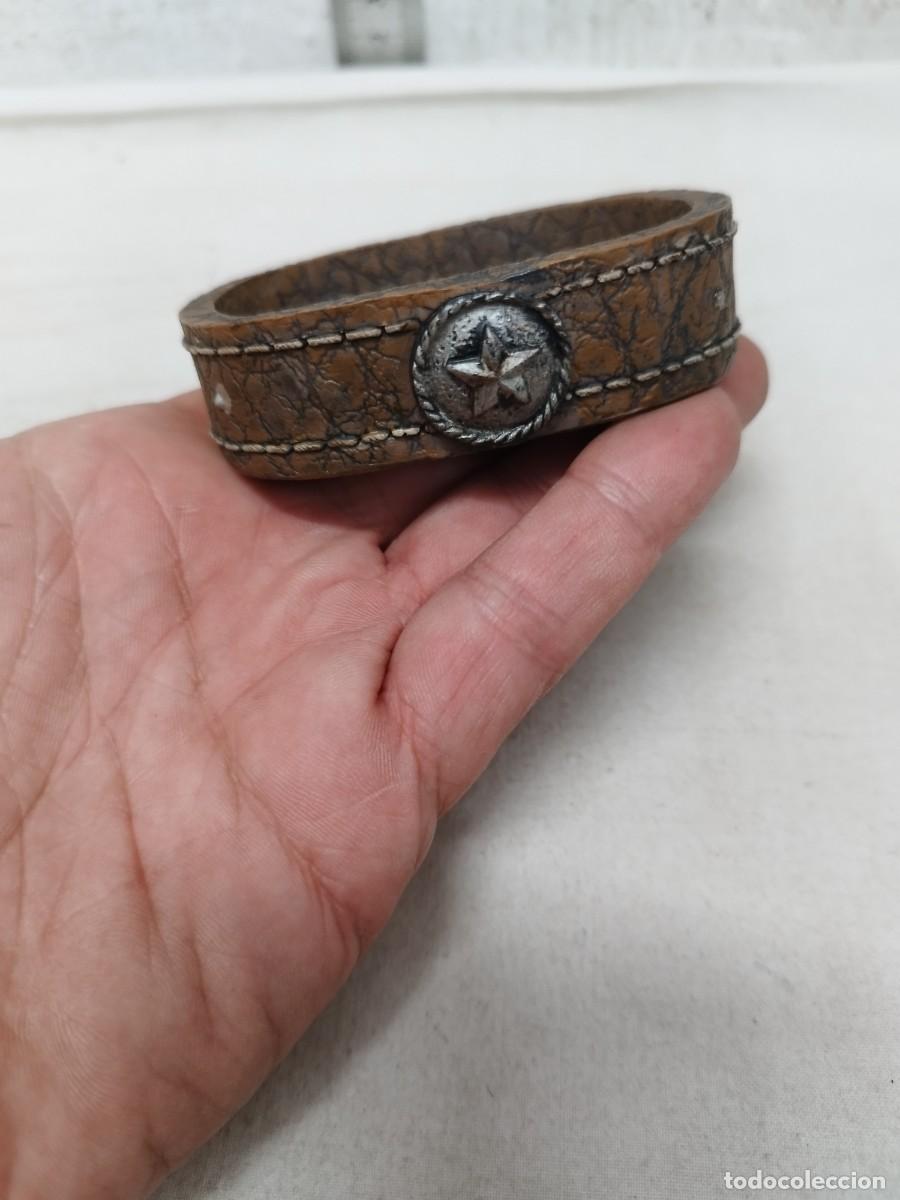 Ceniceros: Cenicero en forma de cintur&oacute;n de Cowboy, oeste. - Foto 1