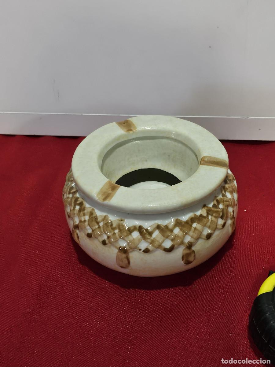 Ashtrays: cenicero de ceramica vintage