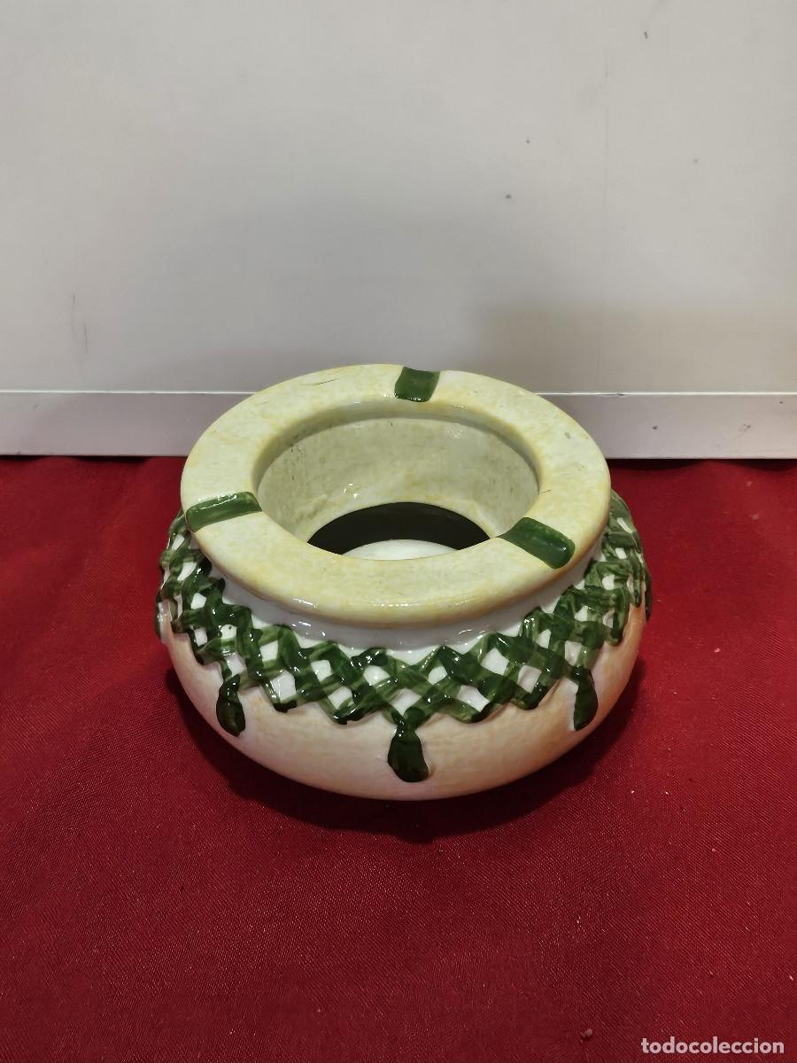 Ashtrays: cenicero de ceramica vintage