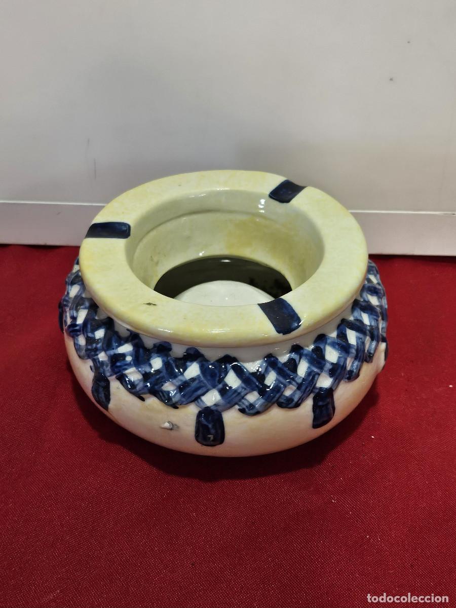 Ashtrays: cenicero de ceramica vintage