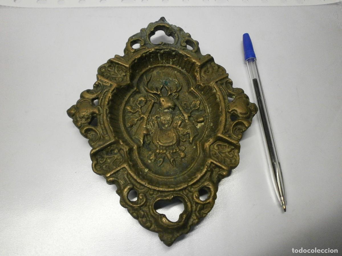 Ceniceros: antiguo cenicero de bronce - Foto 1