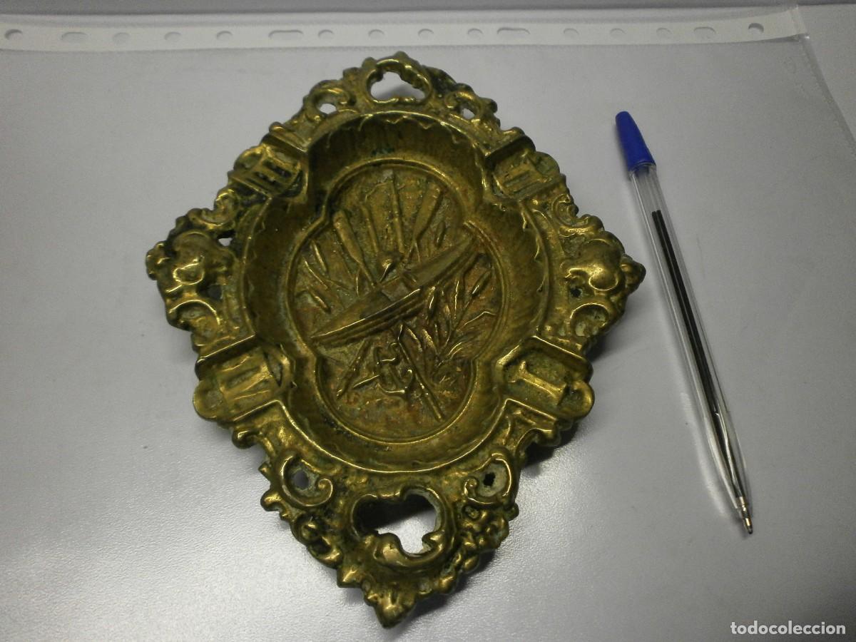 Ceniceros: antiguo cenicero de bronce - Foto 1