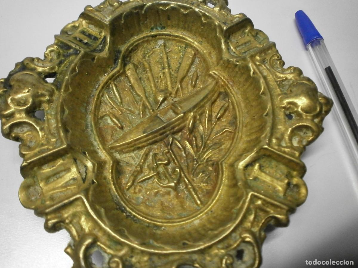 Ceniceros: antiguo cenicero de bronce - Foto 2