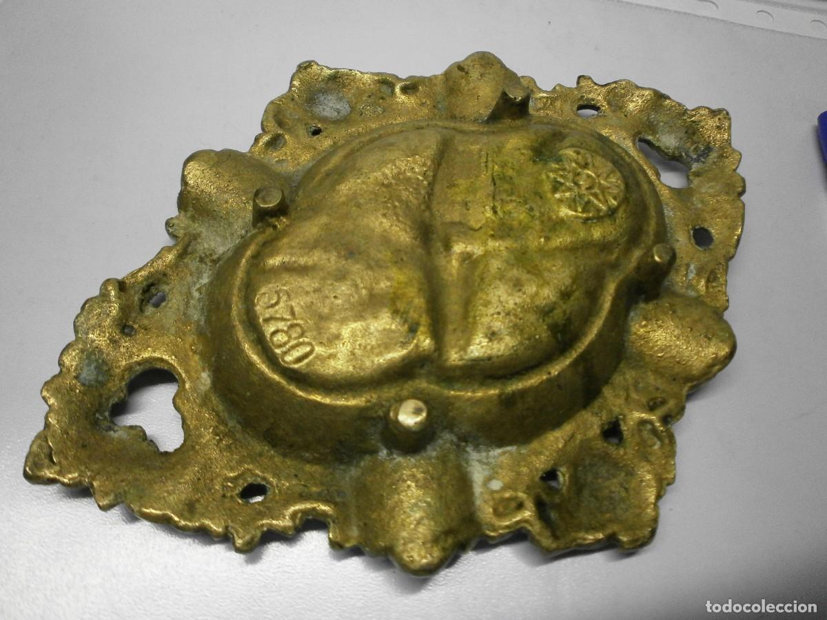 Ceniceros: antiguo cenicero de bronce - Foto 3