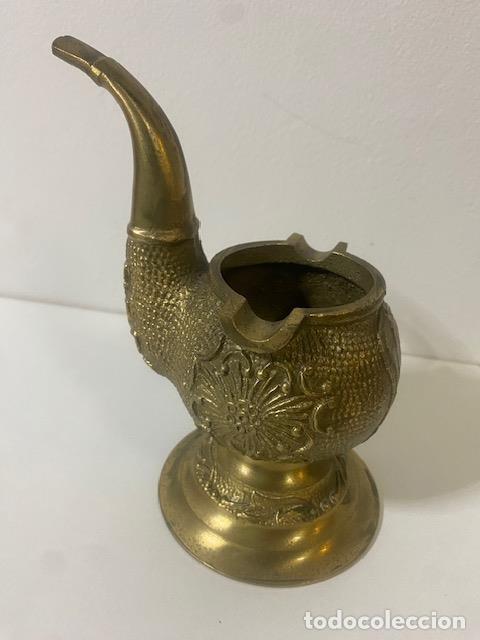 Ceniceros: Cenicero con forma de pipa. Bronce o lat&oacute;n - Foto 2