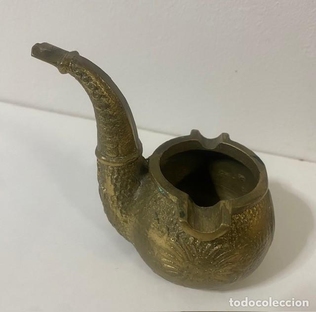 Ceniceros: Cenicero con forma de pipa. Bronce o lat&oacute;n - Foto 1