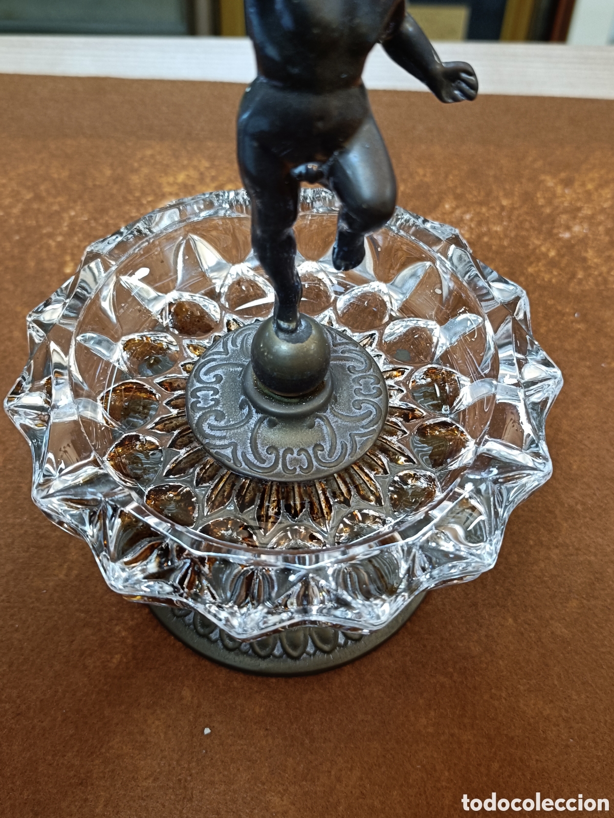 Ceniceros: ANTIGUO CENICERO DE PIE, BRONCE Y CRISTAL. - Foto 4