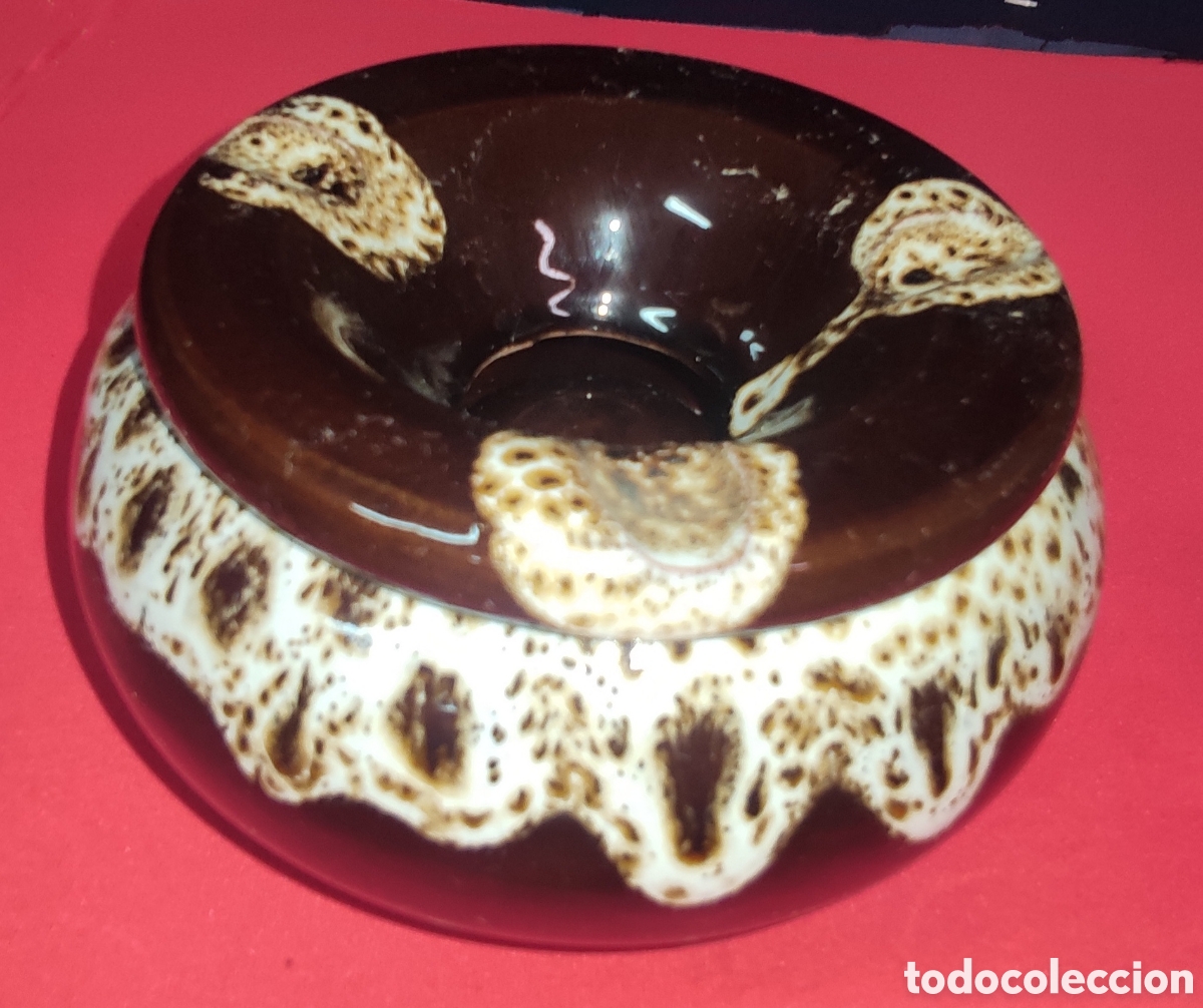 Ceniceros: Cenicero de agua de ceramica