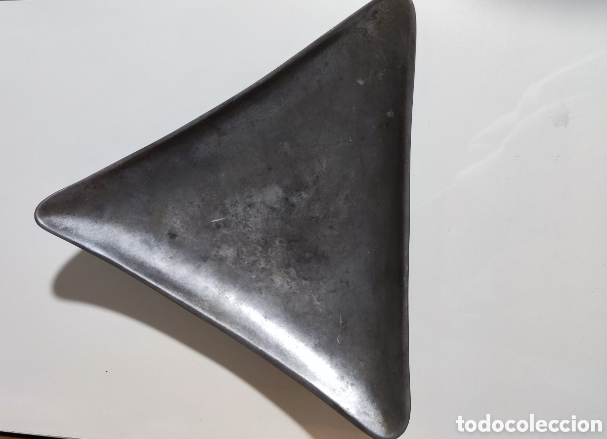 Ceniceros: Cenicero vaciabolsillos de dise&ntilde;o modernista en aluminio estilo mid century Original pieza decorativ