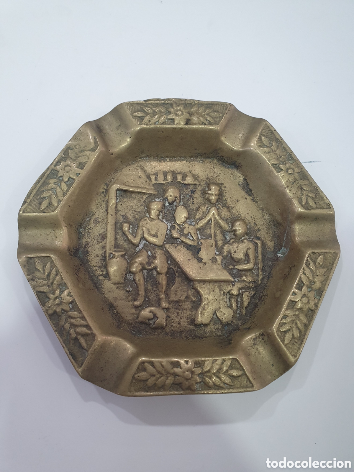 Aschenbecher: Cenicero en bronce. (L98)