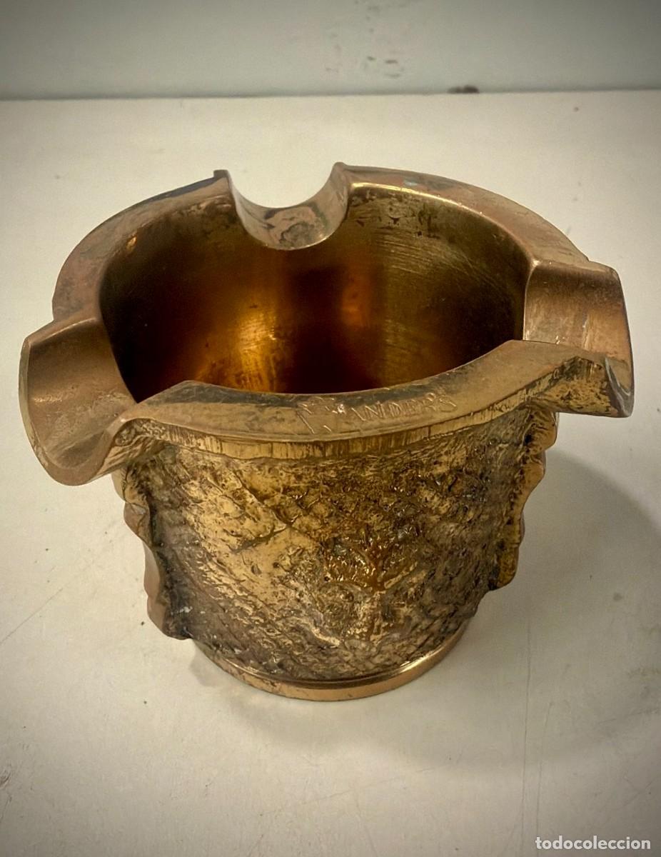 Ceniceros: Cenicero de bronce vintage - Foto 1