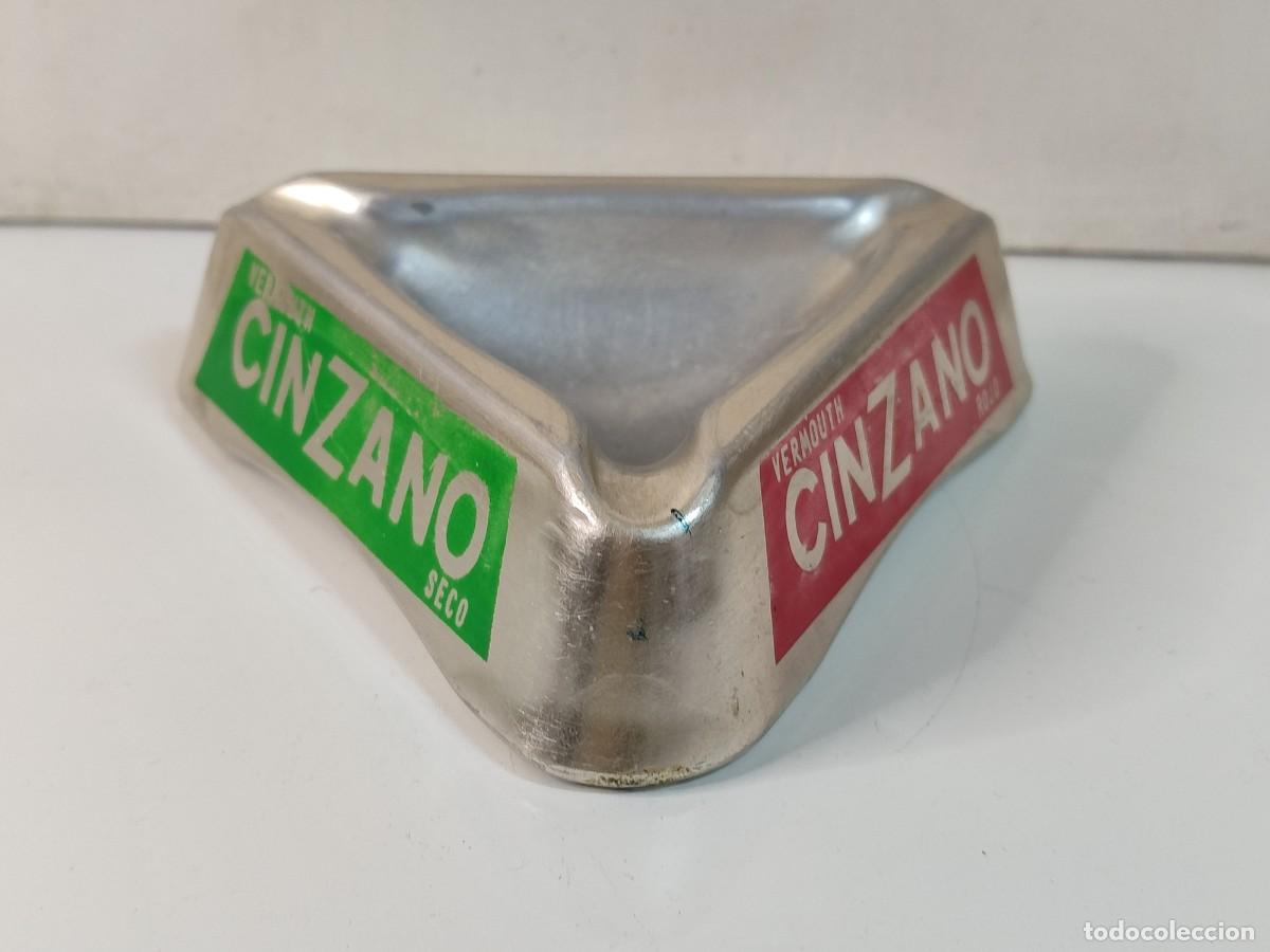 Aschenbecher: Antiguo Cenicero Cinzano Triangular - Aluminio - A&ntilde;os 60/70