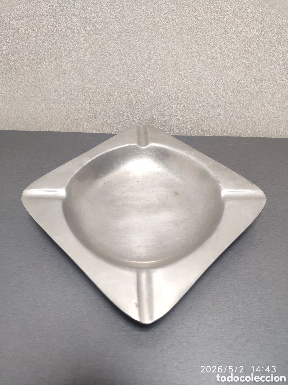 Ceniceros: Cenicero vintage en aluminio