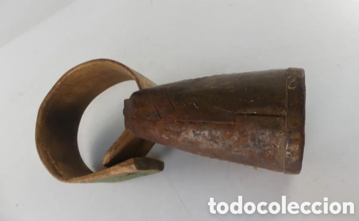 Ceniceros: Cencerro antiguo collar de madera - Foto 4