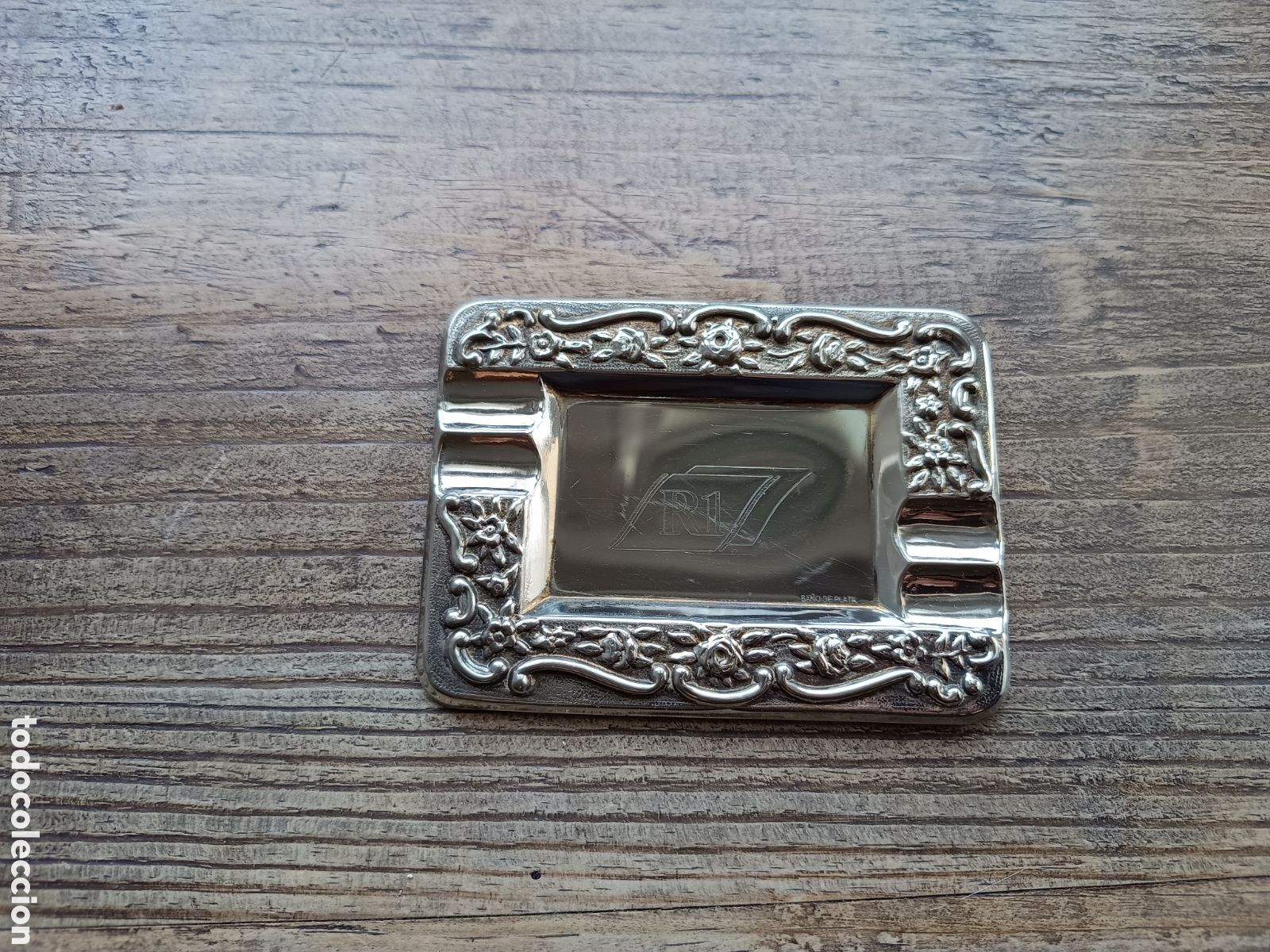 Ceniceros: CENICERO CON BA&Ntilde;O DE PLATA R1 10x7cm