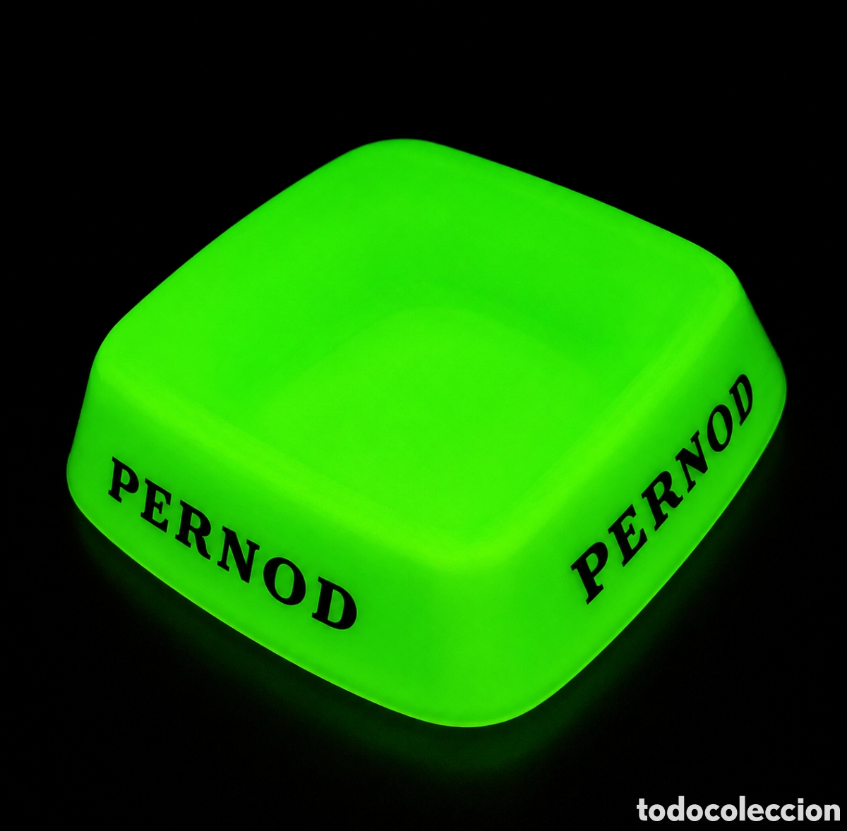 Ceniceros: Cenicero Pernod vintage opalina uranio fluorescente UV