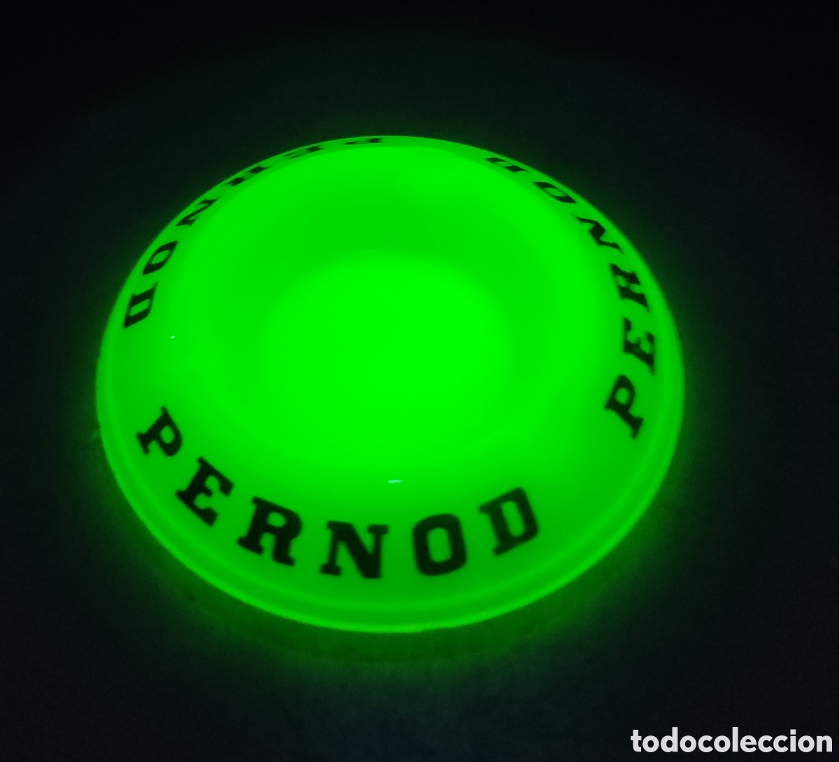 Ceniceros: Cenicero Pernod uranio redondo raro