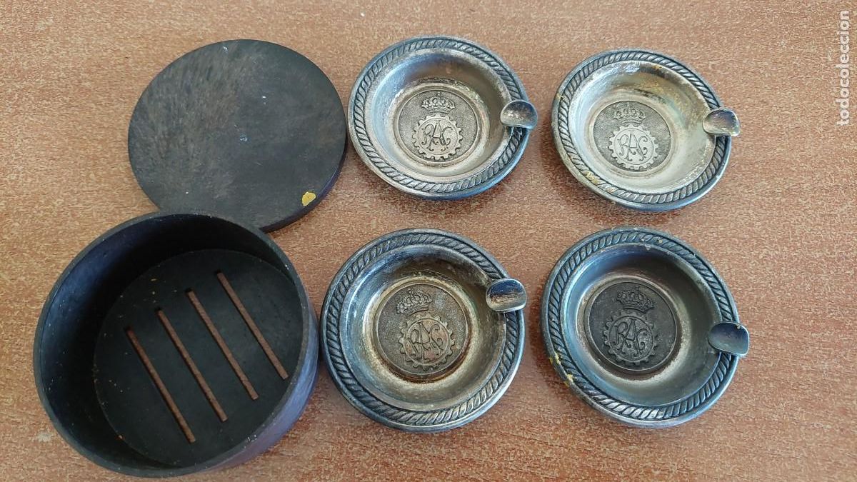 Ceniceros: Lote de 4 ceniceros de plata Rac con su caja