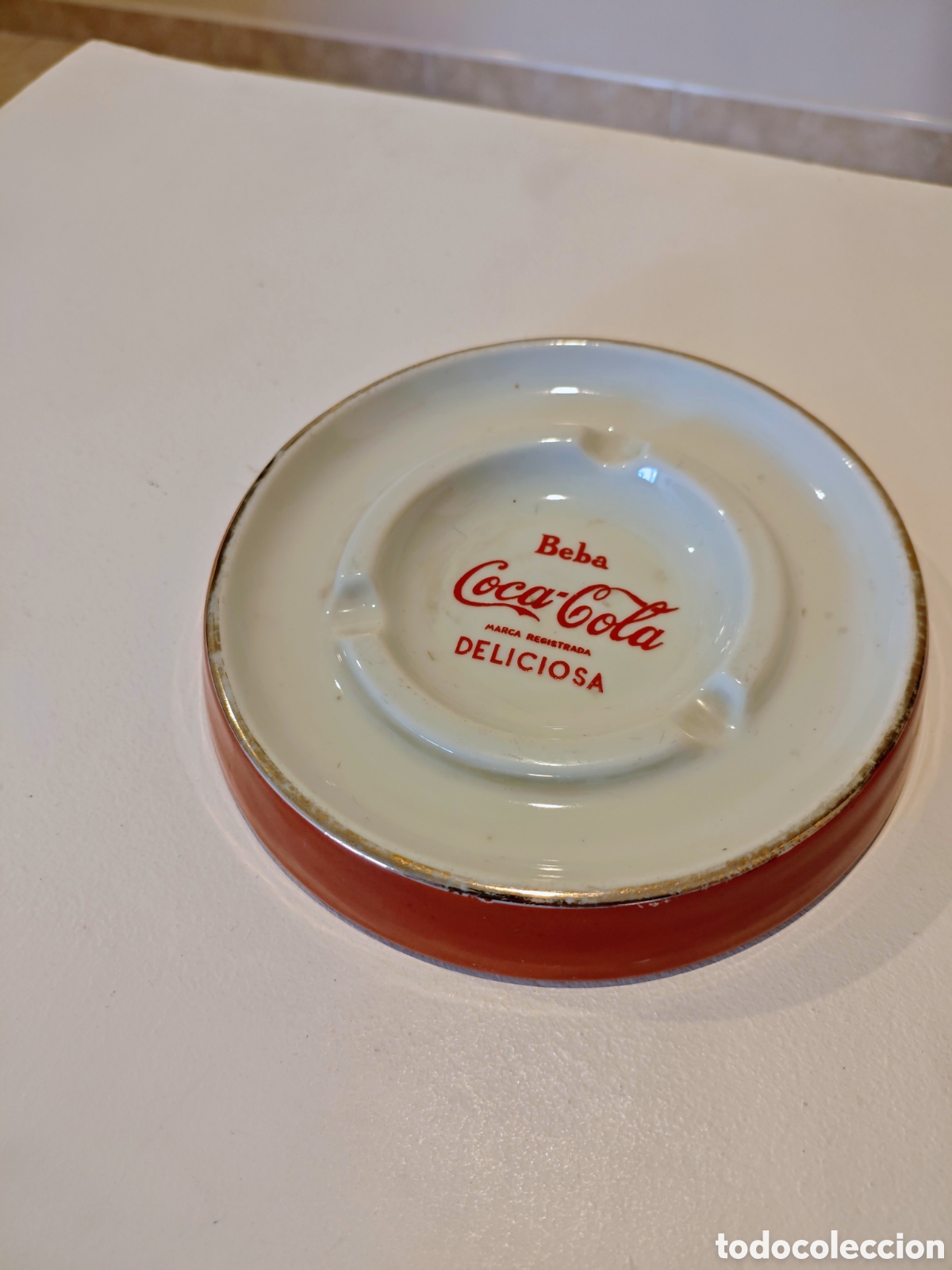 Ceniceros: Antiguo cenicero Coca-Cola Beba Coca-Cola Deliciosa porcelana 18 cm