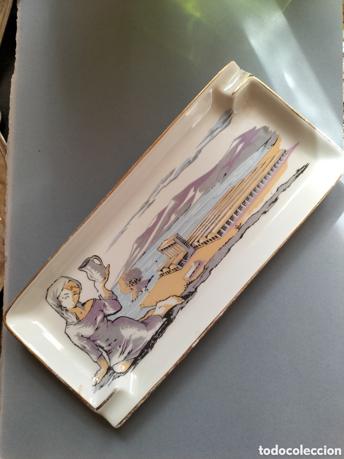 Ceniceros: Cenicero de Porcelana con publicidad de Pontesa. 1963.