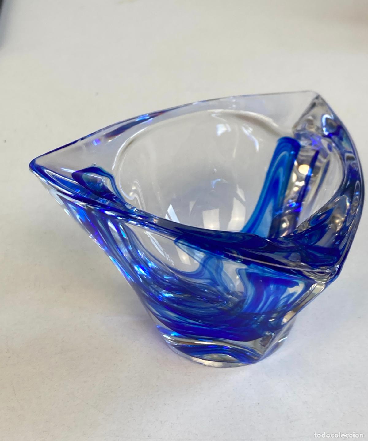 Ceniceros: Peque&ntilde;o cenicero de Murano, tonos azules.