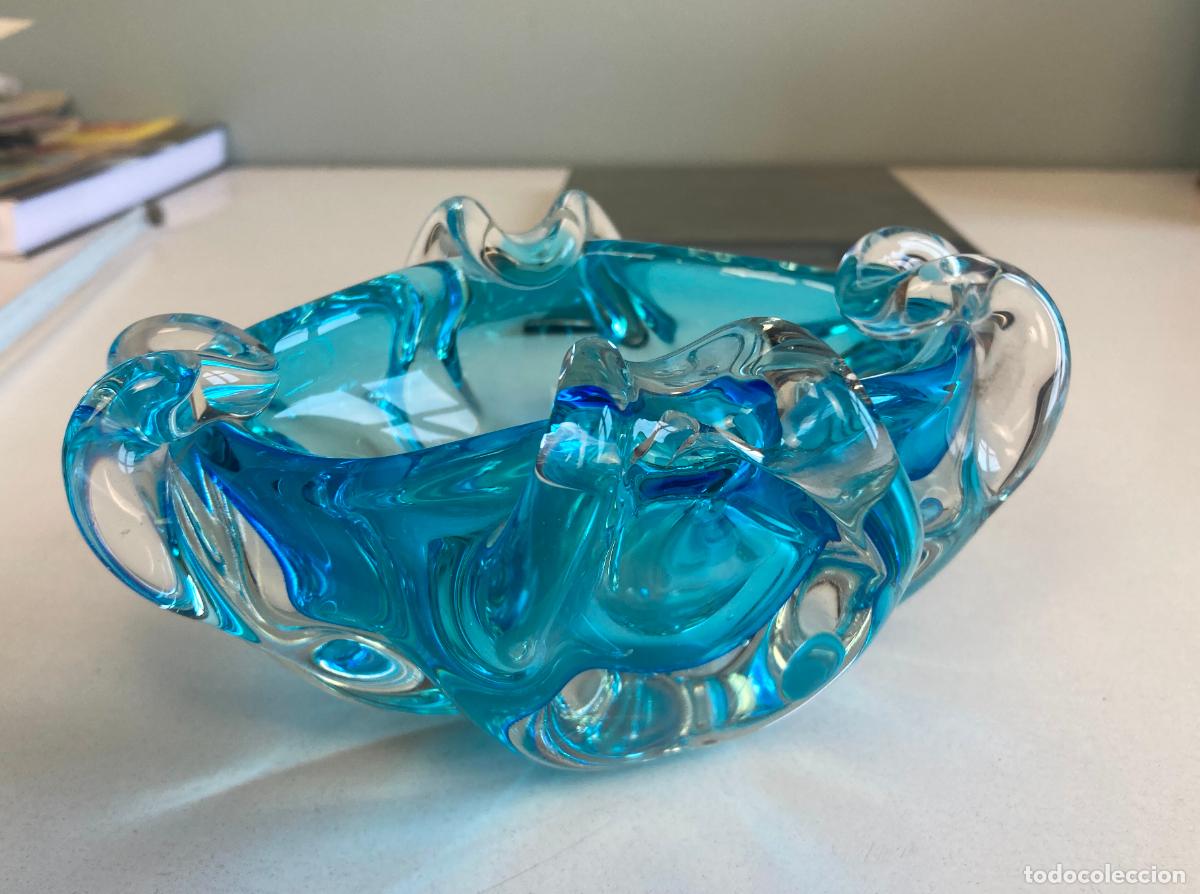 Ceniceros: Bonito cenicero de Murano, azul cielo