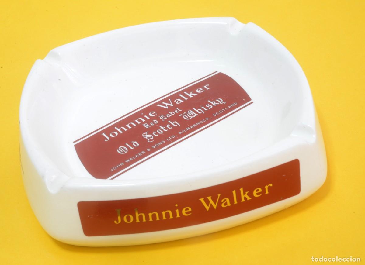 Ceniceros: Cenicero de cer&aacute;mica blanca de colecci&oacute;n con la marca Johnnie Walker