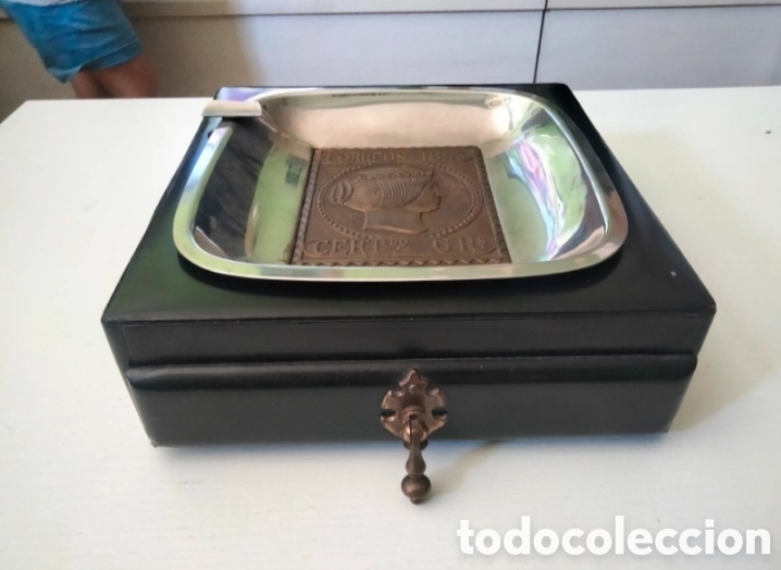 Ashtrays: Caja de puros con cenicero acero inoxidable y sello de bronce de 1853