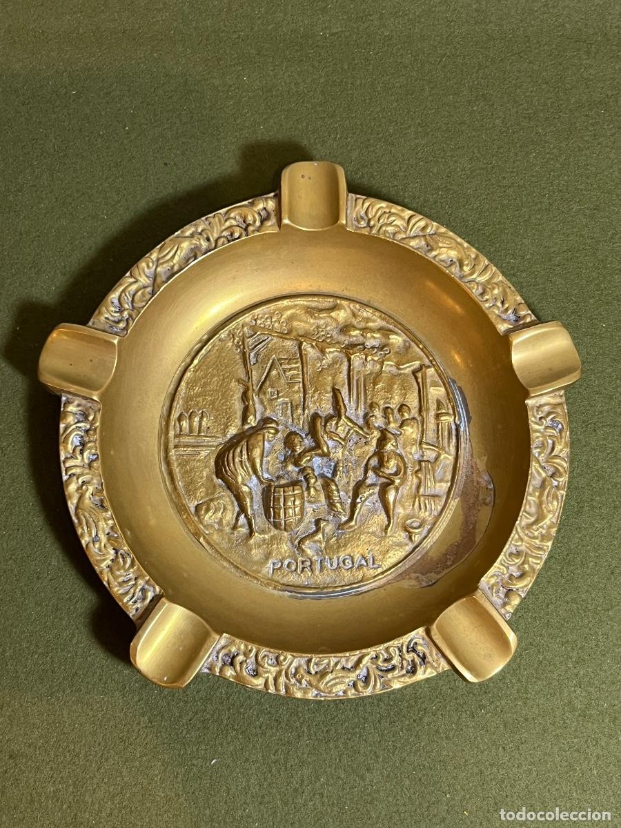 Cinzeiros: Cenicero Vintage Portugal Lat&oacute;n Bronce Relieve Escena Tradicional Souvenir A&ntilde;os 50-70