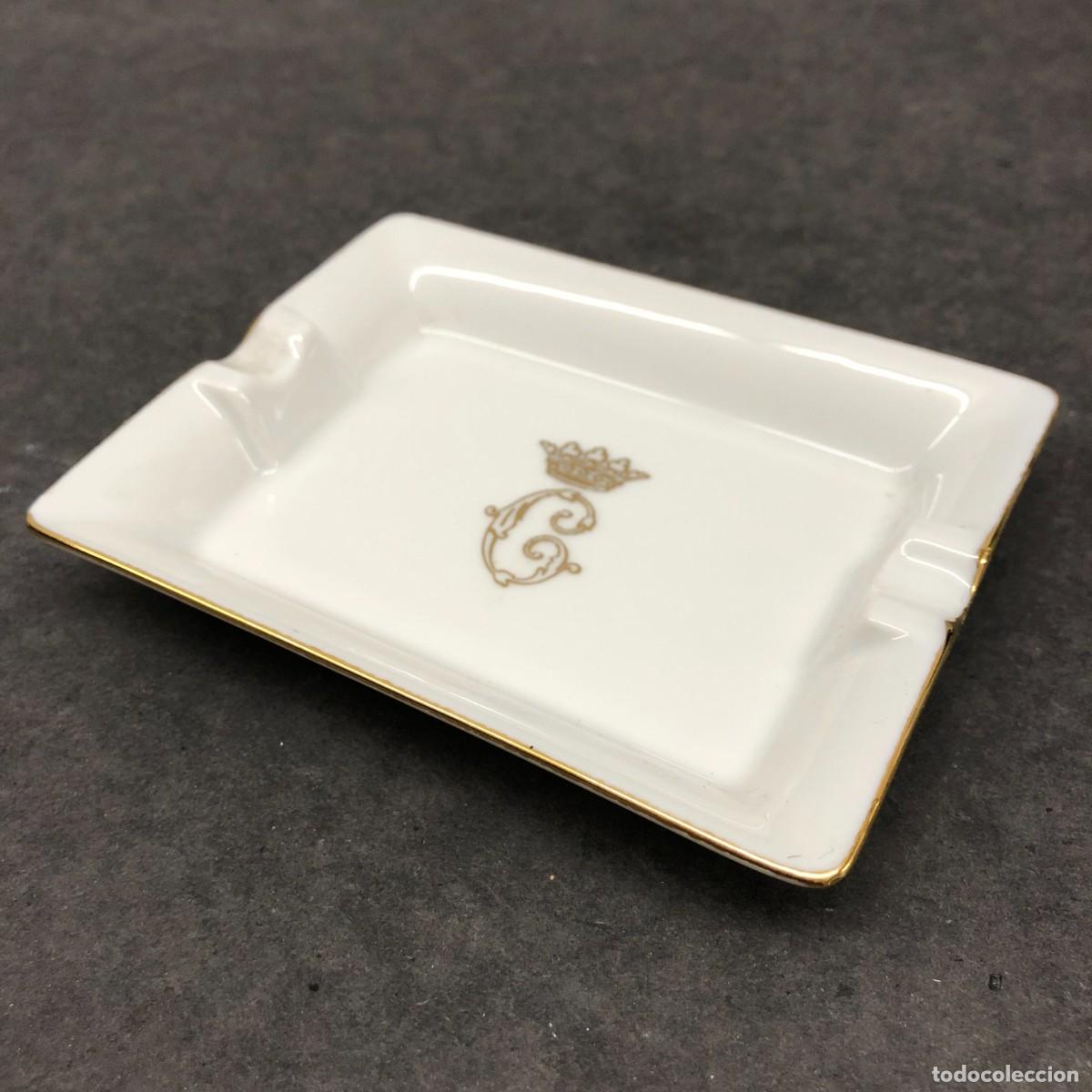 Ceniceros: ANTIGUO CENICERO DE PORCELANA - H&Ocirc;TEL DE CRILLON, PARIS - 11 X 8,5 CM / 1747
