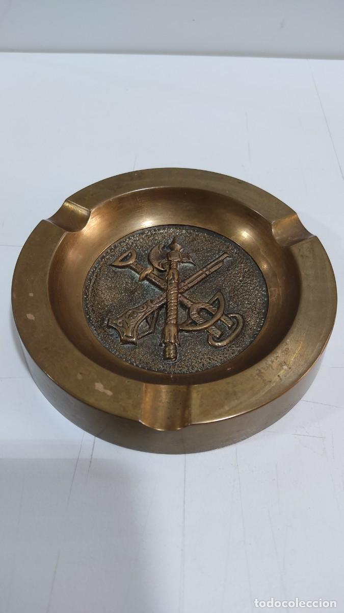 Ceniceros: 1217 CENICERO DE BRONCE CON EL EMBLEMA DE LA LEGION ESPA&Ntilde;OLA, A&Ntilde;OS 60/70