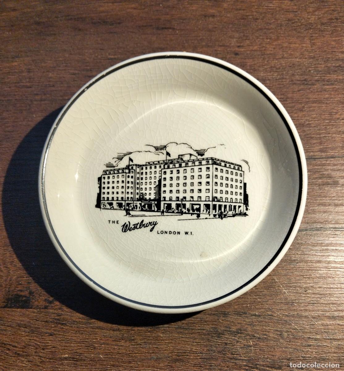 Ceniceros: CENICERO DE CER&Aacute;MICA DE THE WESTBURY HOTEL (MAYFAIR, LONDRES), A&Ntilde;OS 60-70, 11X11 CM, WADE POTTERIES