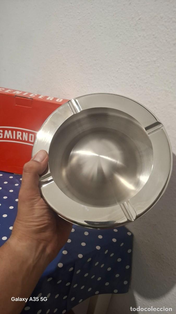 Ceniceros: Cenicero obsequio Smirnoff,a estrenar - Foto 2