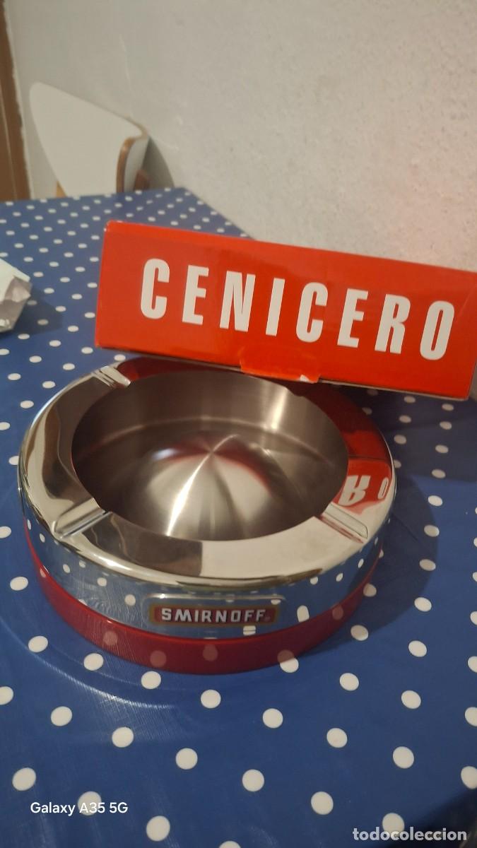 Ceniceros: Cenicero obsequio Smirnoff,a estrenar - Foto 5