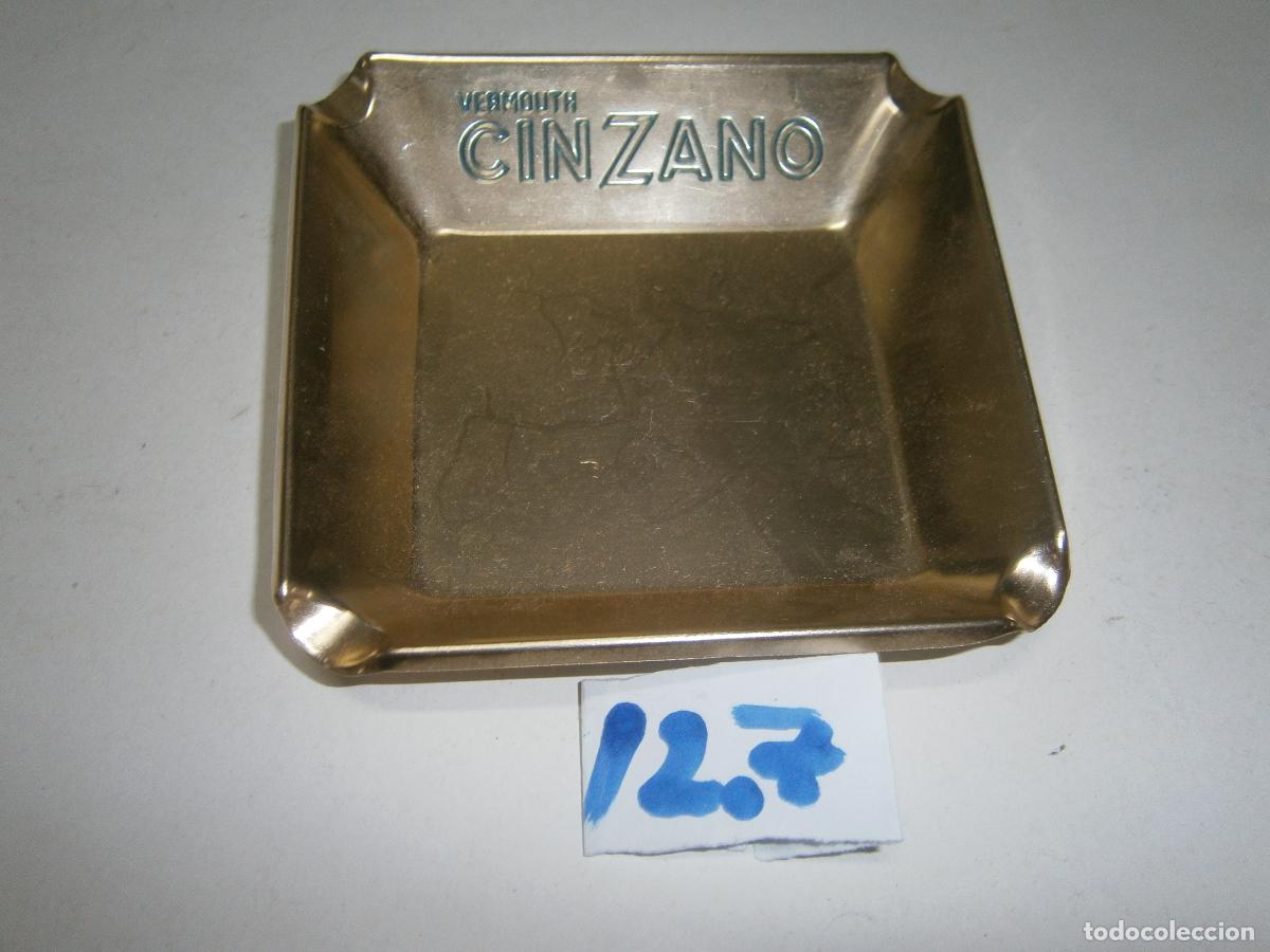 Ceniceros: CENICERO PUBLICITARIO VINTAGE VERMOUTH CINZANO DE METAL