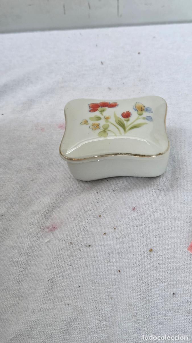 Ceniceros: peque&ntilde;a caja de ceramica