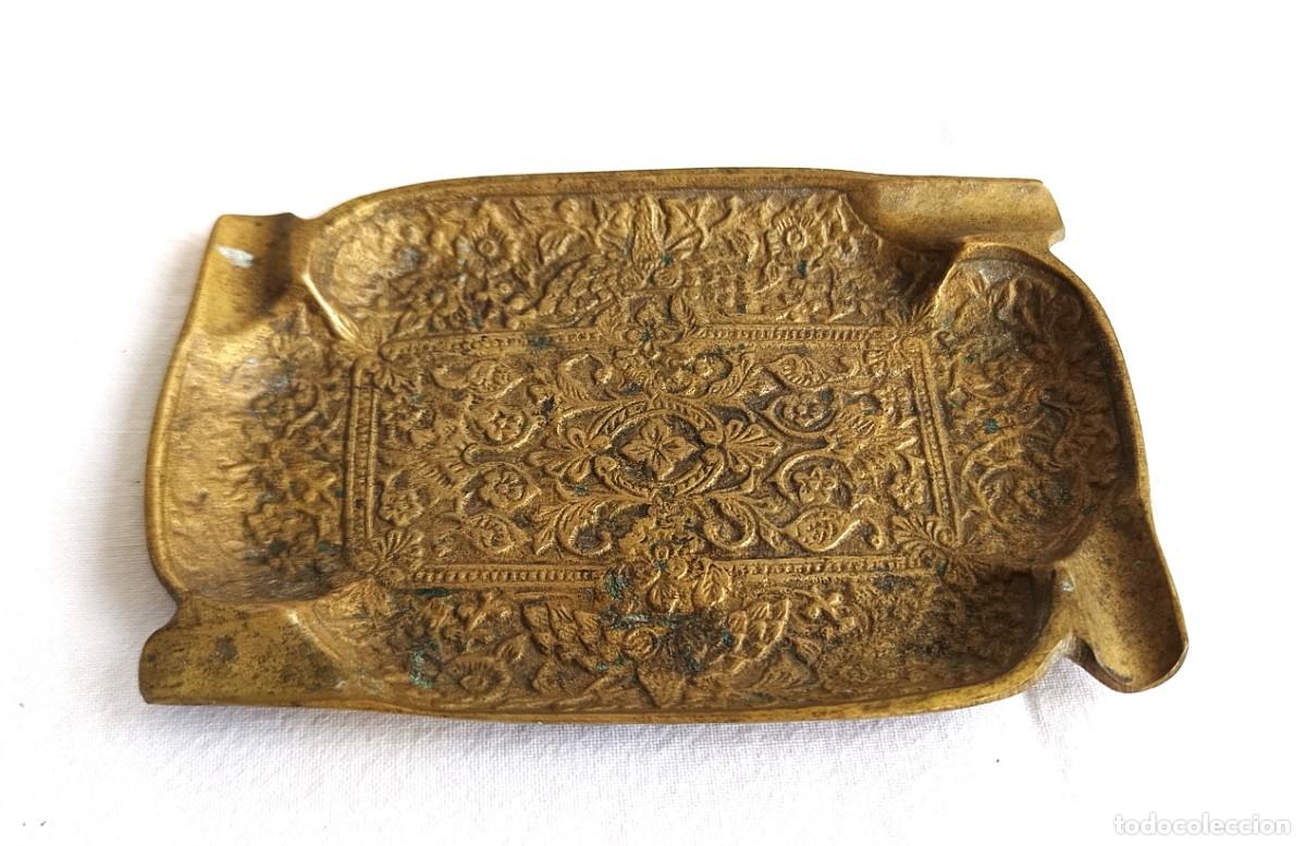 Ceniceros: Cenicero - Bronce dorado India - 1850 - 1900